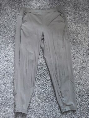 CALIA by Carrie Underwood Lightweight Athletic Jogger Pants-Toupee Color-Medium